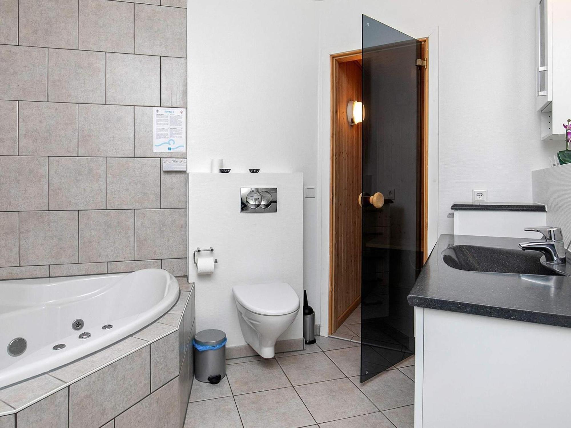 8 Person Holiday Home On A Holiday Park In ボーゲンセ エクステリア 写真